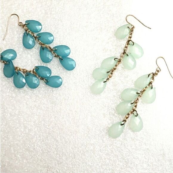 2 PAIR FRENCH HOOK Dangling Resin Teardrop Cluster Earrings - Picture 1 of 5